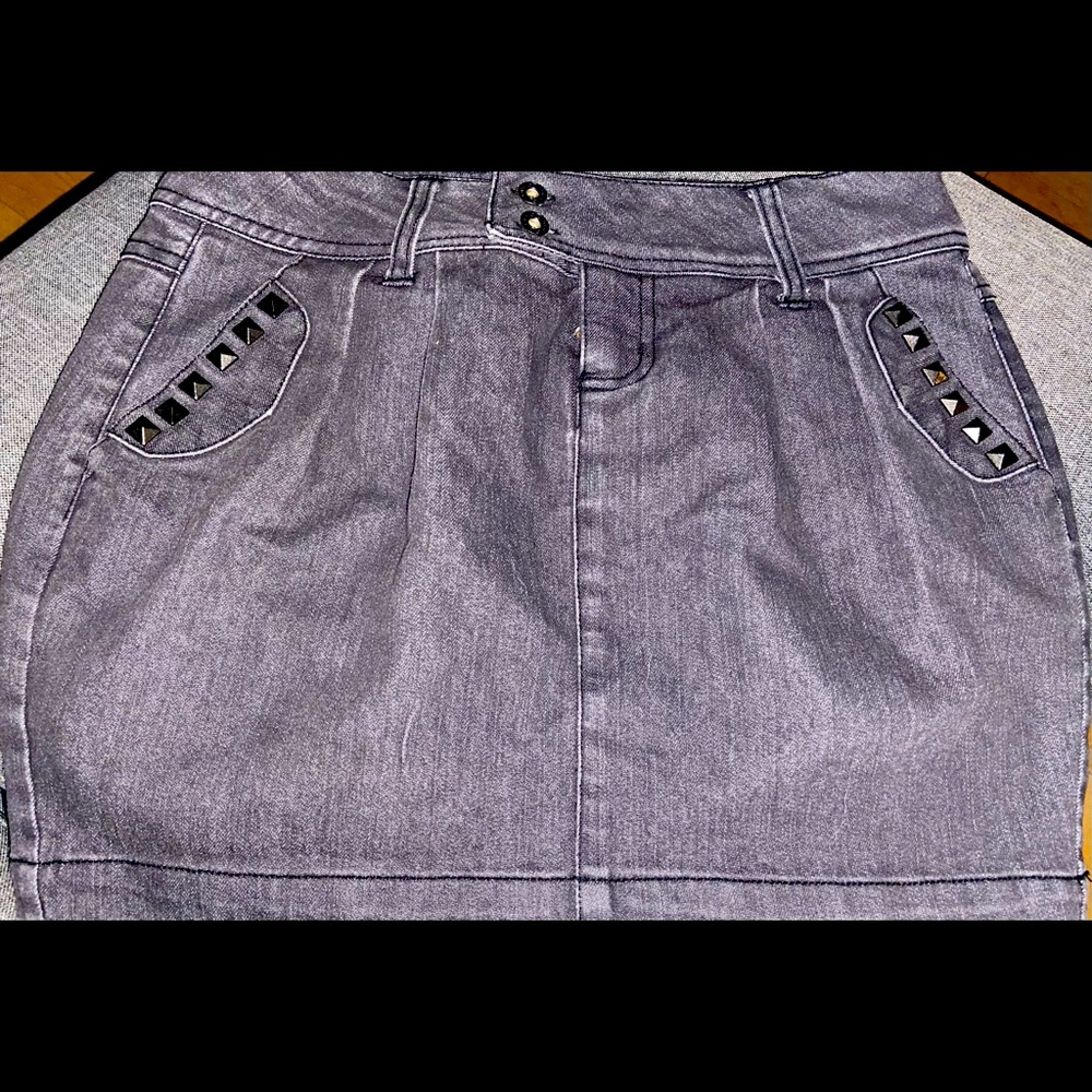 Studded G by guess skirt